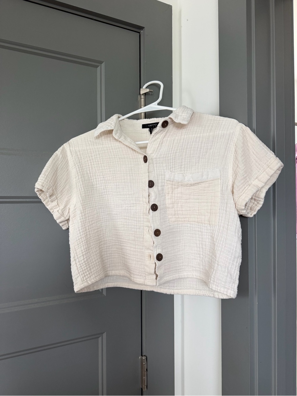 Forever 21 Cream Gauze-Cotton Button-Front Crop Top